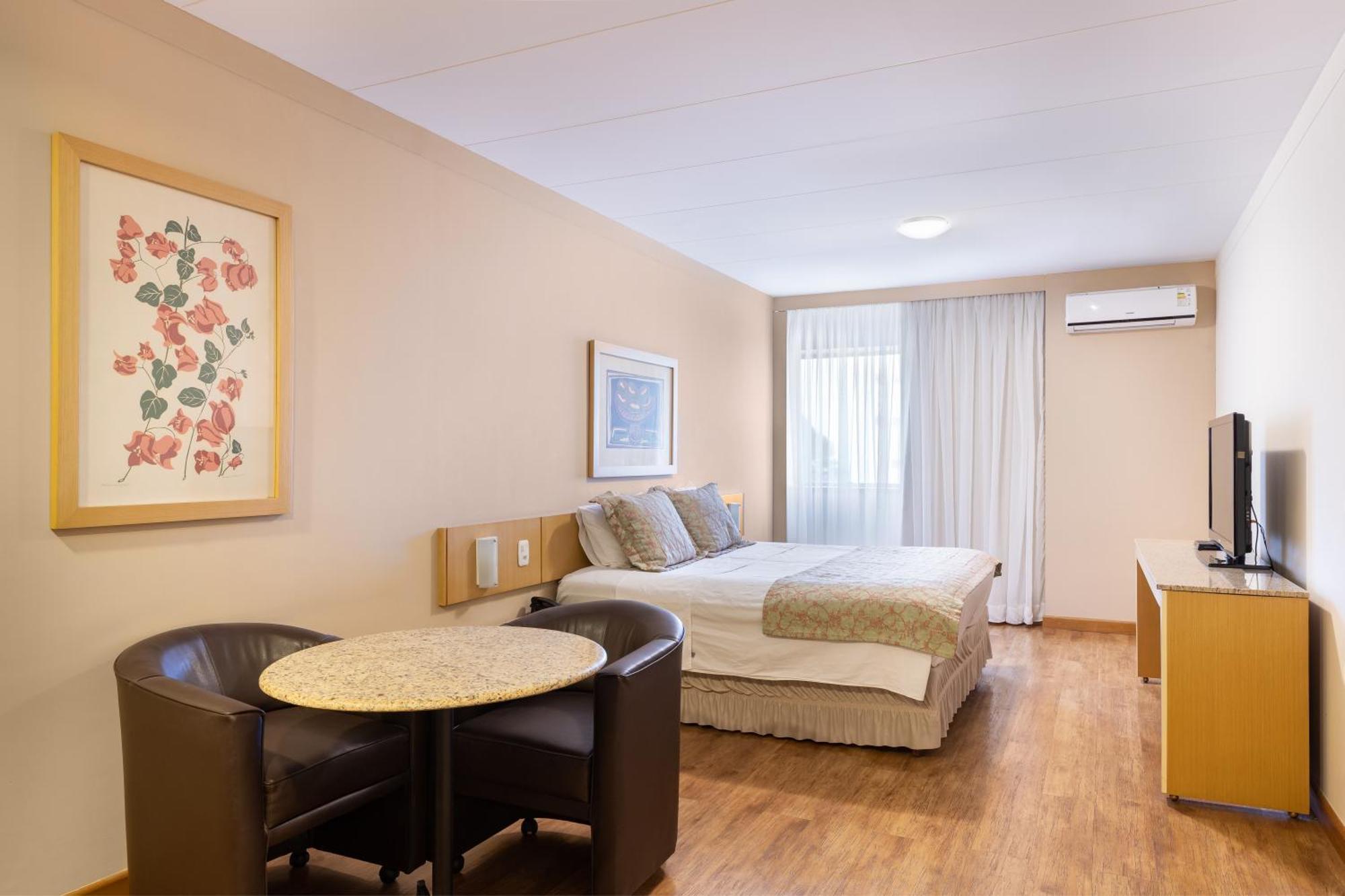 לונדרינה Hotel Crystal מראה חיצוני תמונה