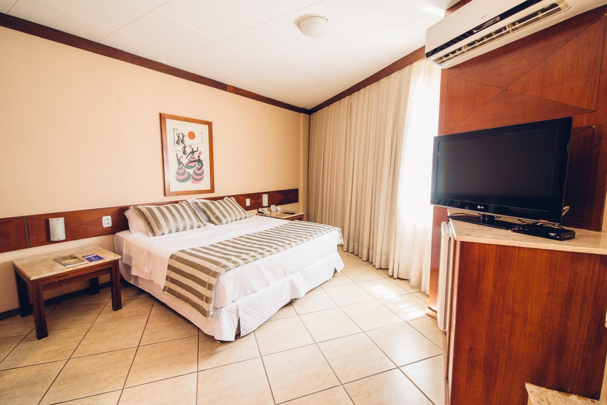 לונדרינה Hotel Crystal מראה חיצוני תמונה