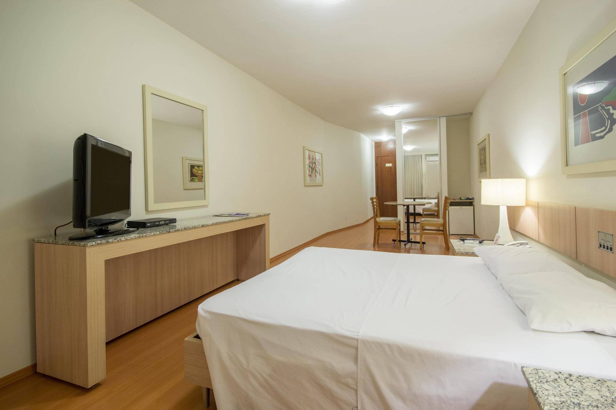 לונדרינה Hotel Crystal מראה חיצוני תמונה