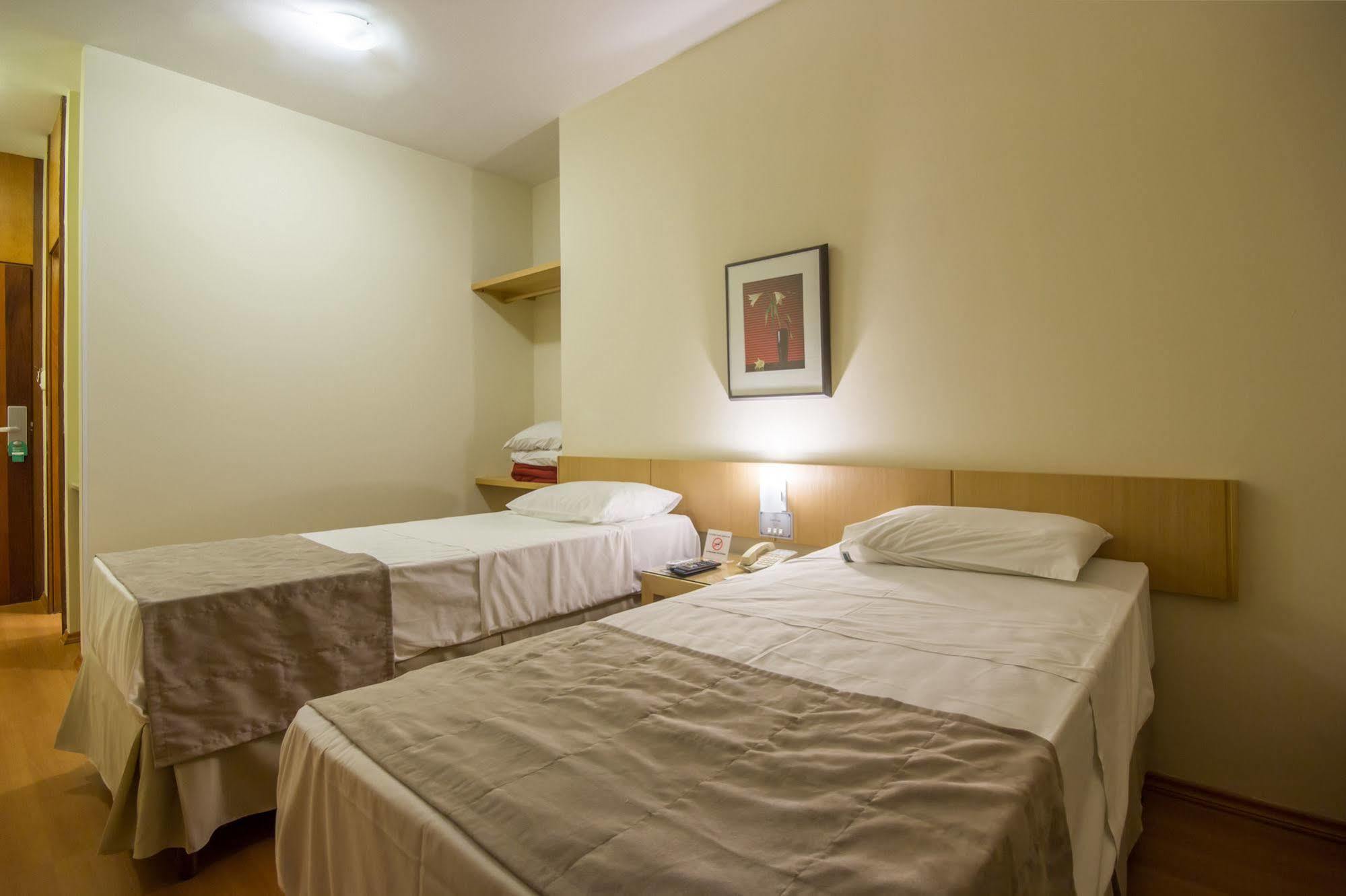 לונדרינה Hotel Crystal מראה חיצוני תמונה